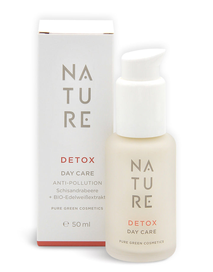Detox-Tagescreme mit Schisandabeeren-Extrakt & Edelweißextrakt in 50 ml Pumpflasche, schützt vor Umwelteinflüssen, unterstützt Regeneration, bietet strahlendes Hautbild. Bio & vegan.