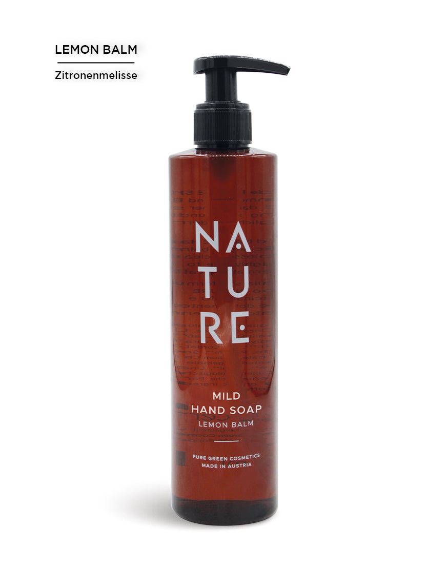 Produktfoto einer hohen, zylindrischen Pumpflasche der NATURE Handseife mit Zitronenmelisse für Pflege und Wohlbefinden, Bio & Vegan, aus Österreich.