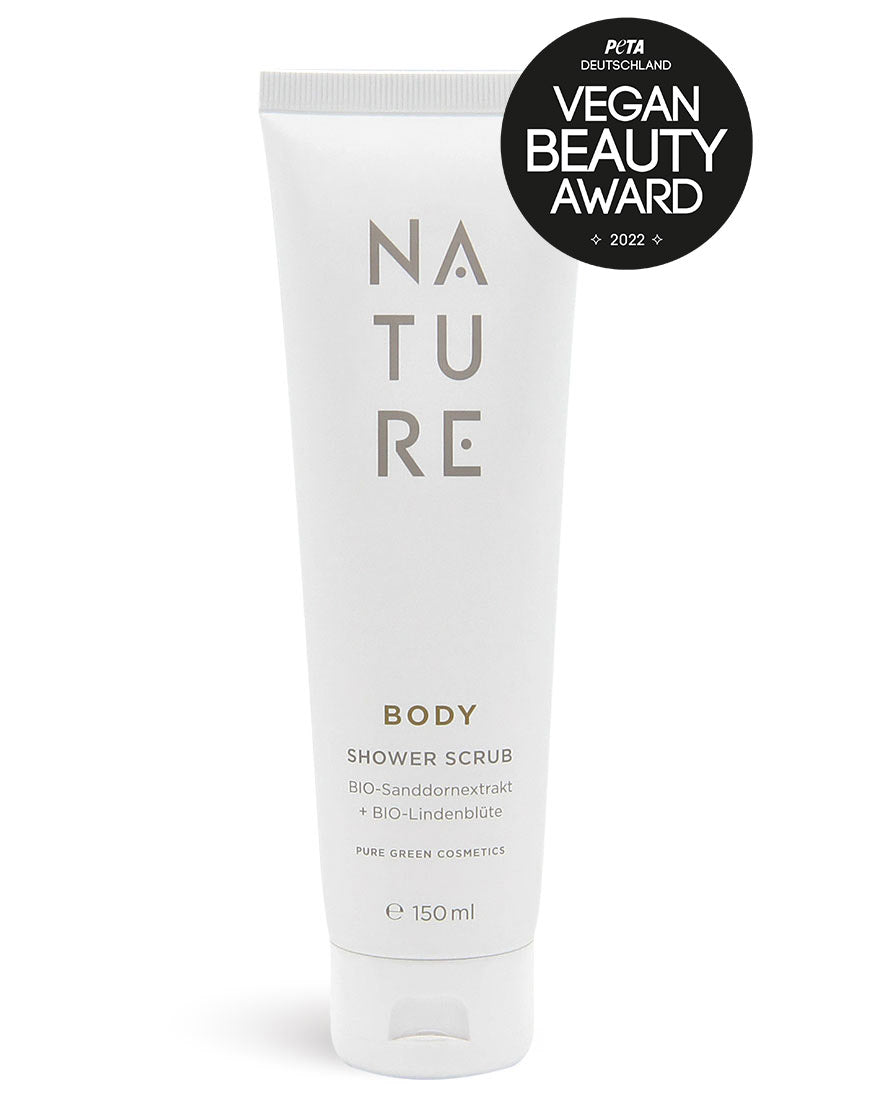 Duschpeeling mit Birkensaft & Lindenblütenhydrolat, 150 ml Tube. Enthält BIO-Sanddornextrakt, BIO-Lindenblüte und Vegan Beauty Award 2022 Siegel von PETA Deutschland.