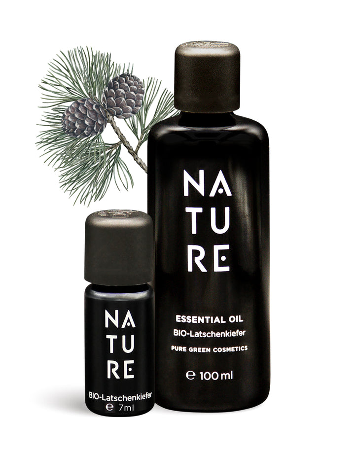 Latschenkiefer-Öl mit reinem Latschenkieferöl in 100 ml und 7 ml Flaschen, begleitet von Kiefernzweigen; ideal für wohltuende, vitalisierende Aromatherapie.