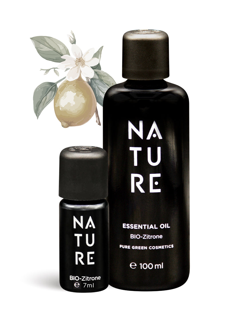 Zwei schwarze Flaschen NATURE BIO-Zitrone-Öl, 100 ml und 7 ml, vor botanischer Zitronenillustration, ideal für erfrischende, stimmungsaufhellende Aromatherapie. Bio, vegan, aus Österreich.