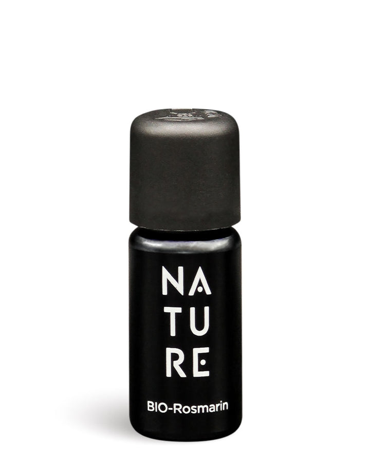 Matte-schwarze Flasche mit NATURE BIO-Rosmarin Label, reines Rosmarinöl für stärkende Aromatherapie, kontrolliert biologisch, ideal für Konzentration und Entspannung.
